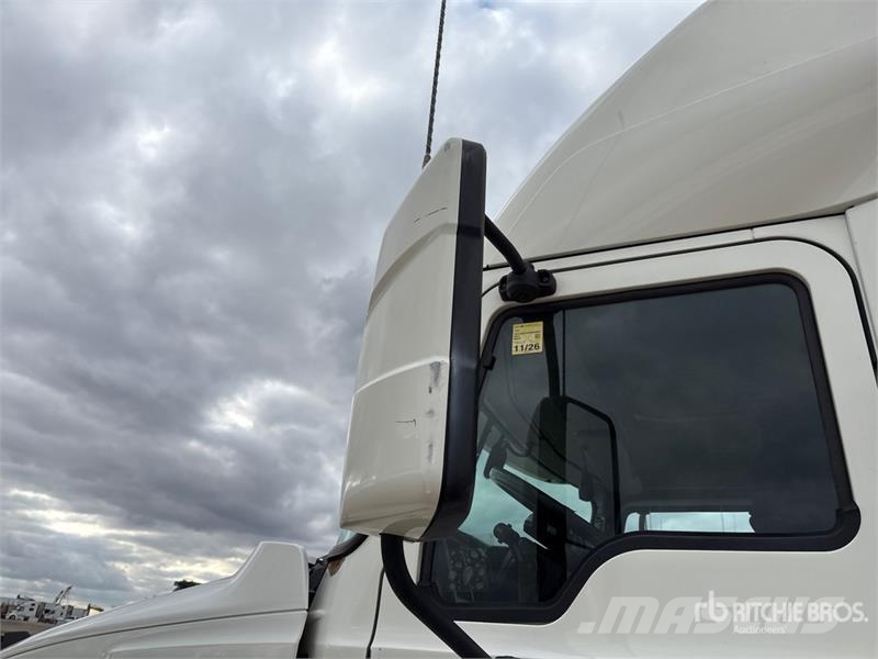 Mack Anthem 6x4 T/A Sleeper Truck Tractor Vlačilci