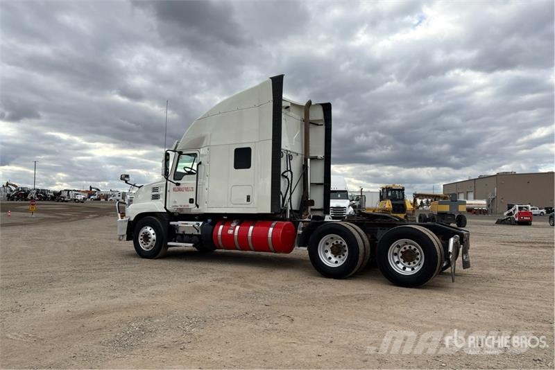 Mack Anthem 6x4 T/A Sleeper Truck Tractor Vlačilci