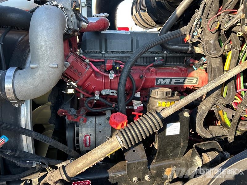 Mack Anthem 6x4 T/A Sleeper Truck Tractor Vilcēji