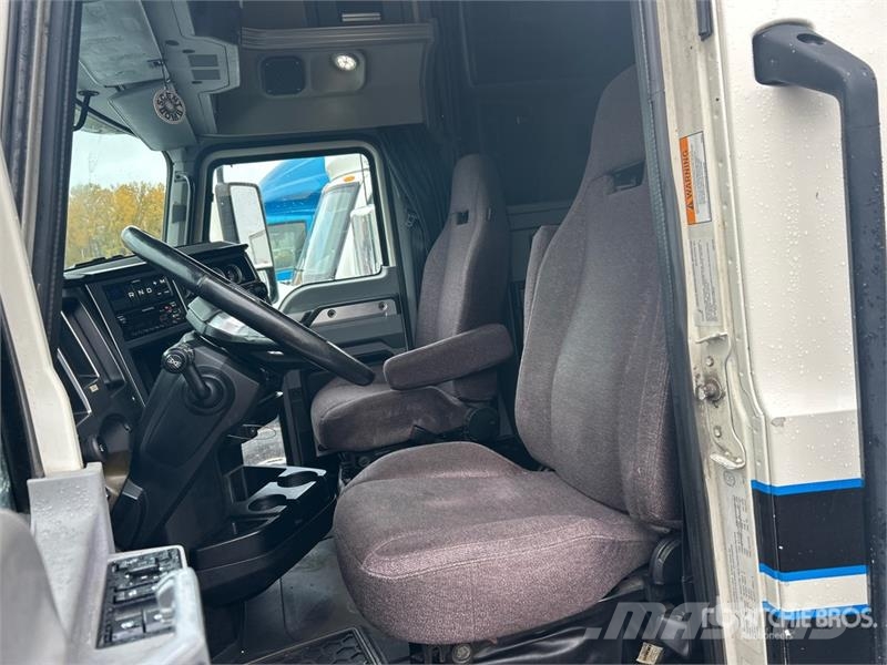 Mack Anthem 6x4 T/A Sleeper Truck Tractor Tractor Units
