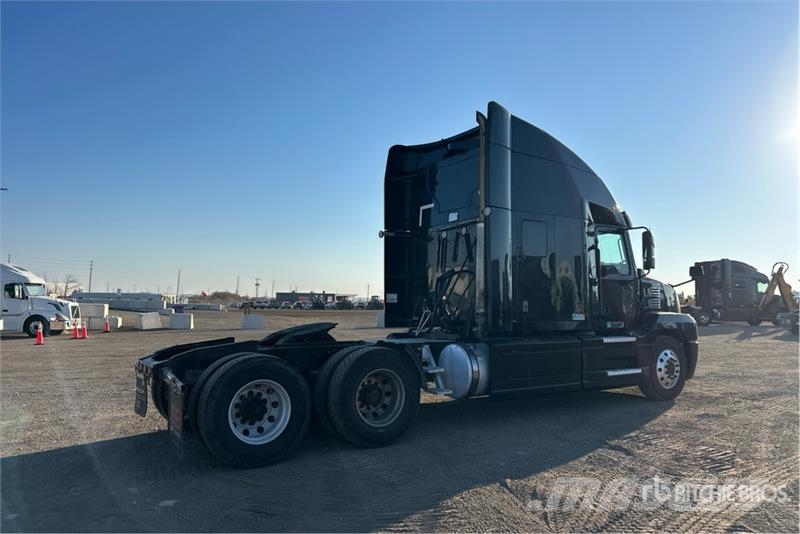 Mack Anthem 6x4 T/A Sleeper Truck Tractor Vilcēji