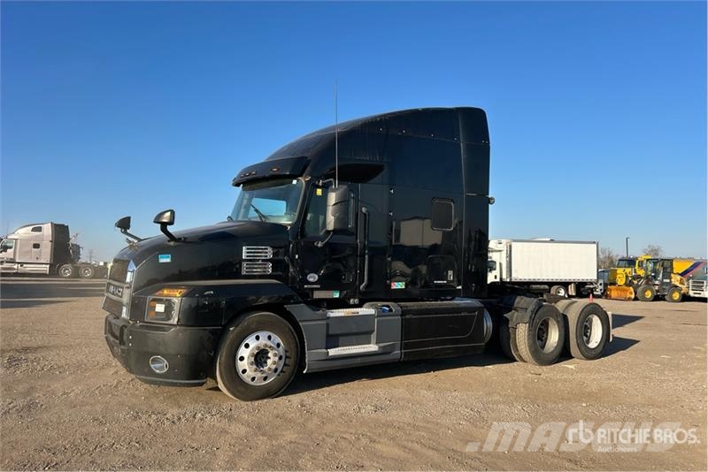 Mack Anthem 6x4 T/A Sleeper Truck Tractor Vilcēji