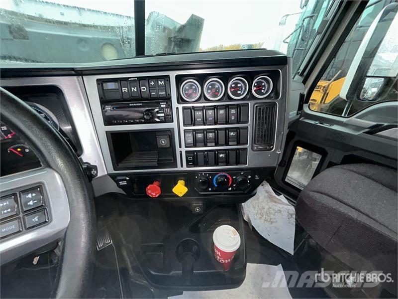Mack Anthem 6x4 T/A Sleeper Truck Tractor Tractor Units