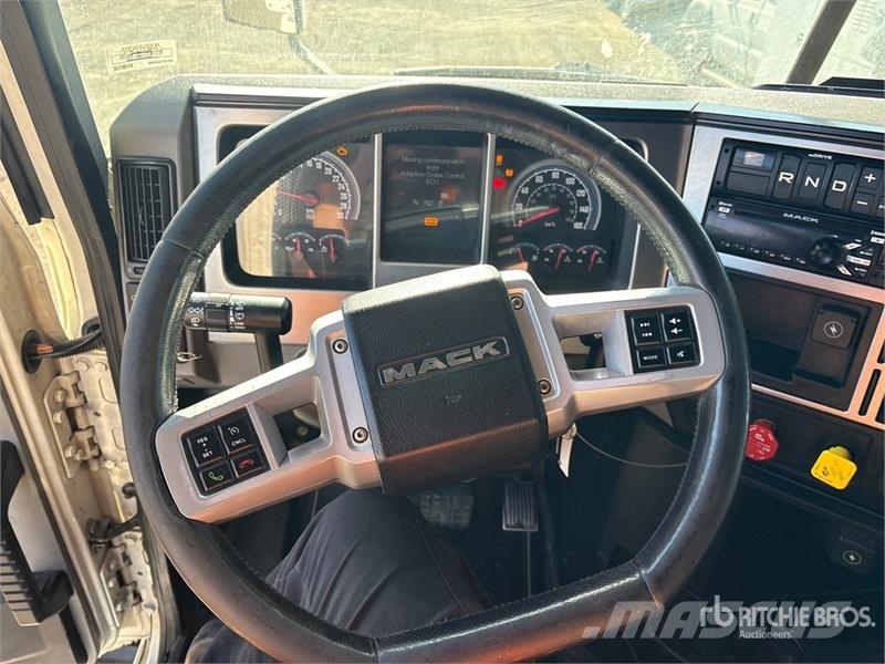 Mack Anthem 6x4 T/A Sleeper Truck Tractor Truck Tractor Units