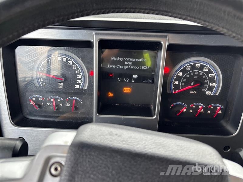 Mack Anthem 6x4 T/A Sleeper Truck Tractor Cabezas tractoras
