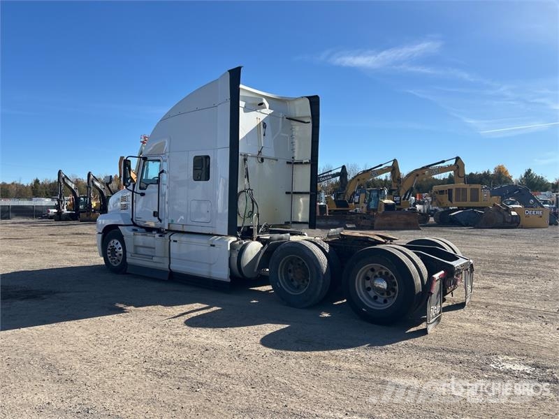 Mack Anthem 6x4 T/A Sleeper Truck Tractor (Inoperable) Trekkvogner