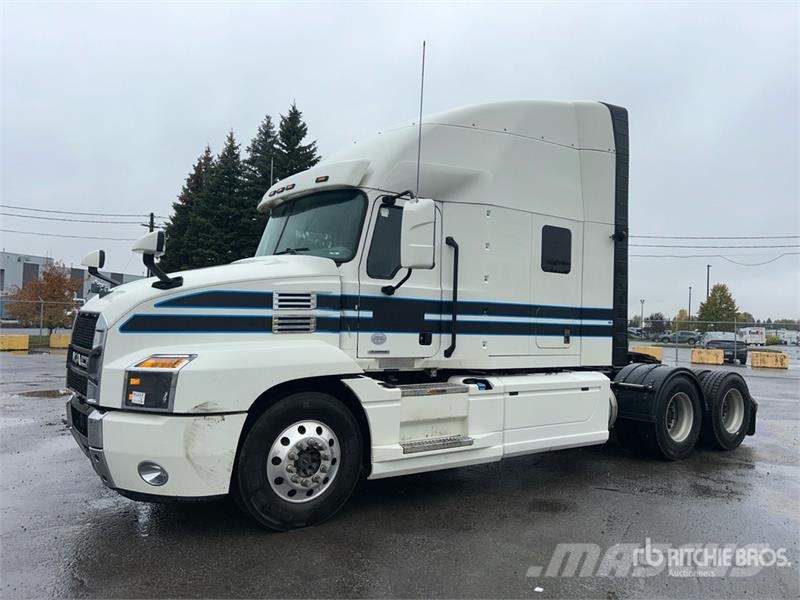 Mack Anthem 6x4 T/A Sleeper Truck Tractor Tractor Units
