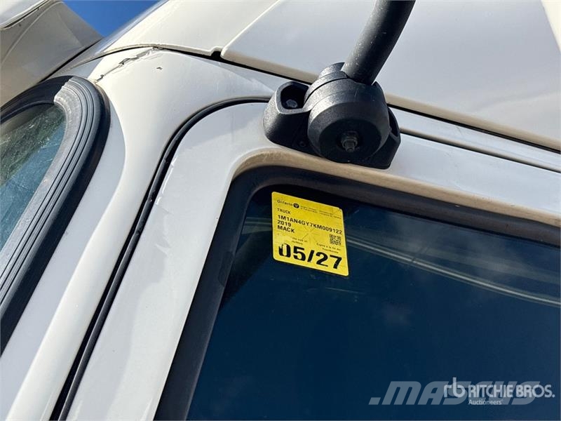 Mack Anthem 6x4 T/A Sleeper Truck Tractor Truck Tractor Units
