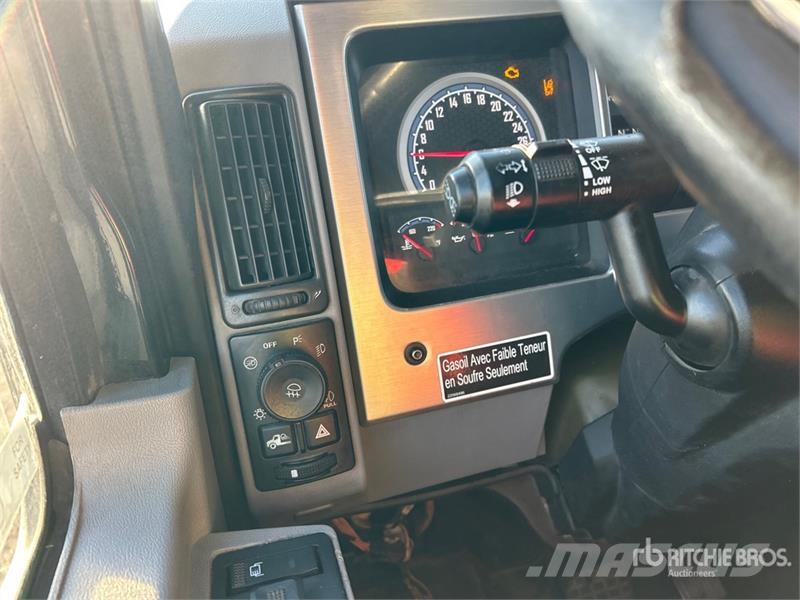 Mack Anthem 6x4 T/A Sleeper Truck Tractor Vilcēji