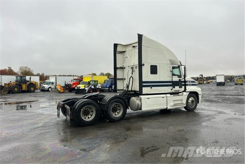 Mack Anthem 6x4 T/A Sleeper Truck Tractor Tractor Units