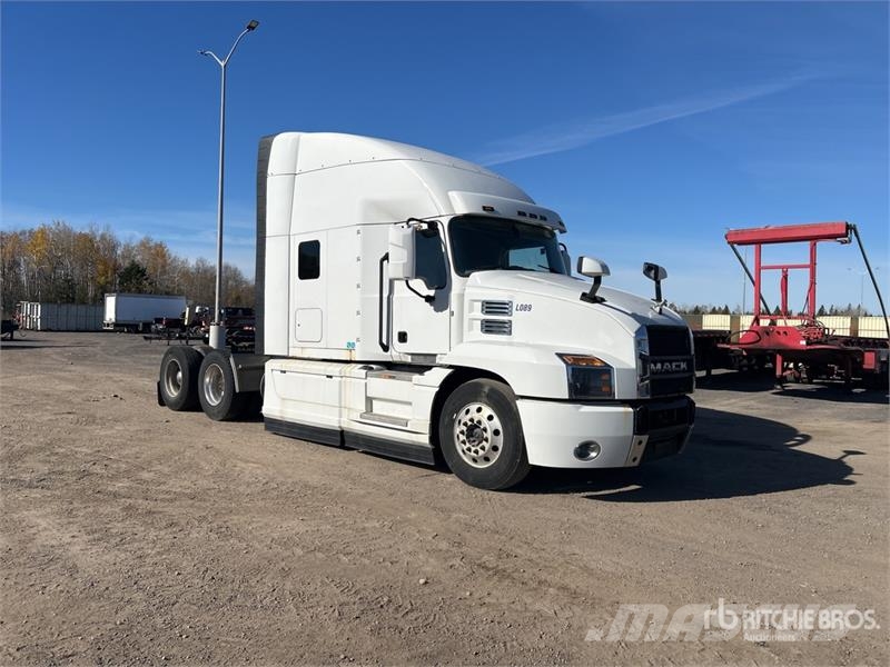Mack Anthem 6x4 T/A Sleeper Truck Tractor (Inoperable) Trekkvogner