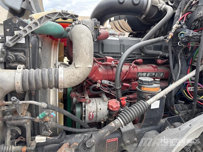 Mack Anthem 6x4 T/A Sleeper Truck Tractor Vlačilci