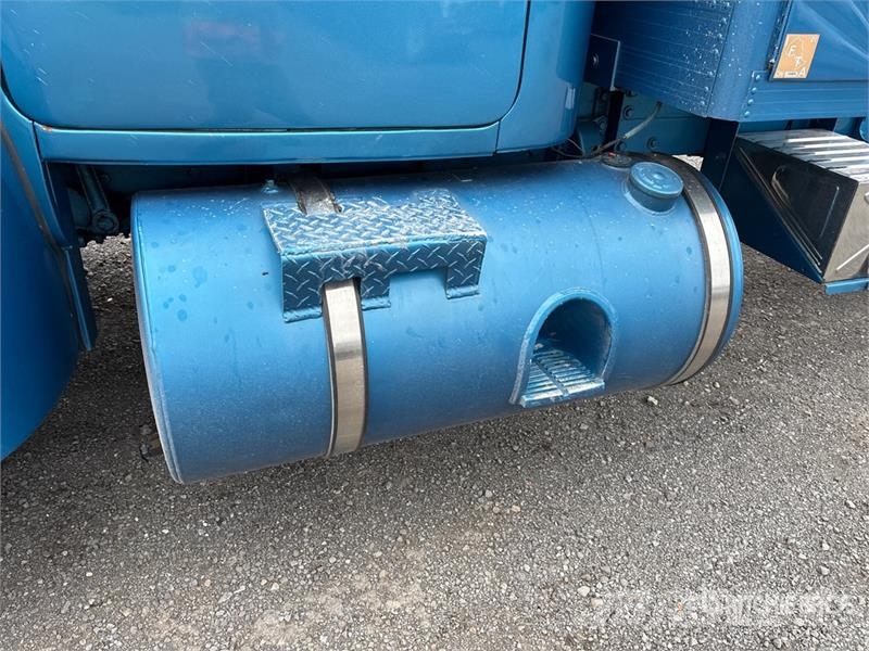 Mack B-61 6x2 T/A Sleeper Truck Tractor 曳引機組件