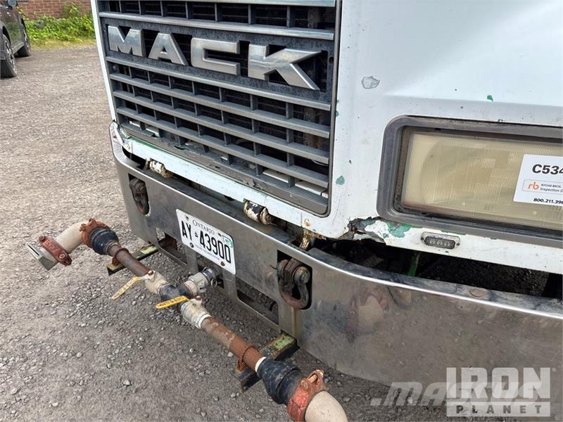 Mack CH613 Vesisäiliöautot