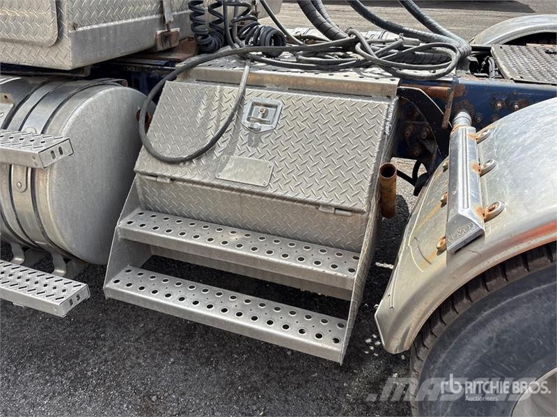 Mack CHU613 Truck Tractor Units