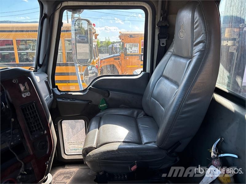 Mack CHU613 傾卸式卡車