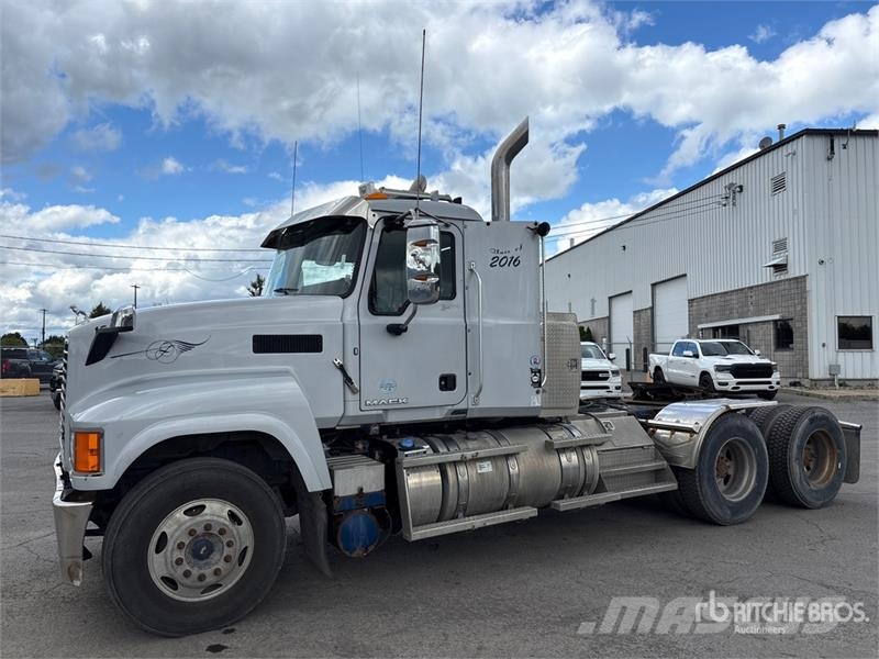 Mack CHU613 Truck Tractor Units