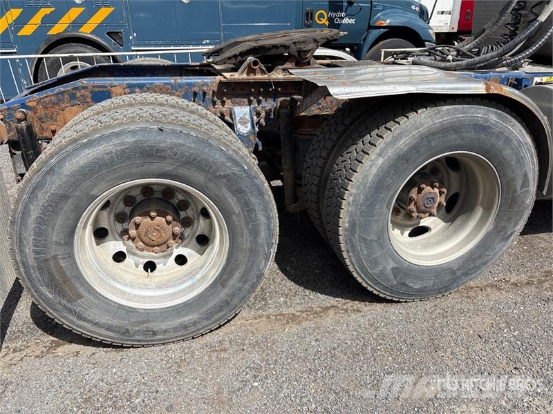 Mack CHU613 Truck Tractor Units