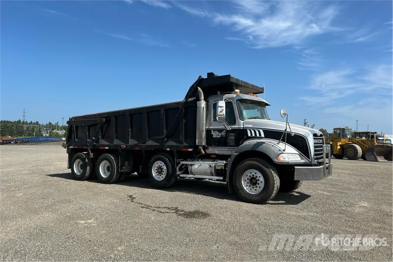 Mack CT713 傾卸式卡車