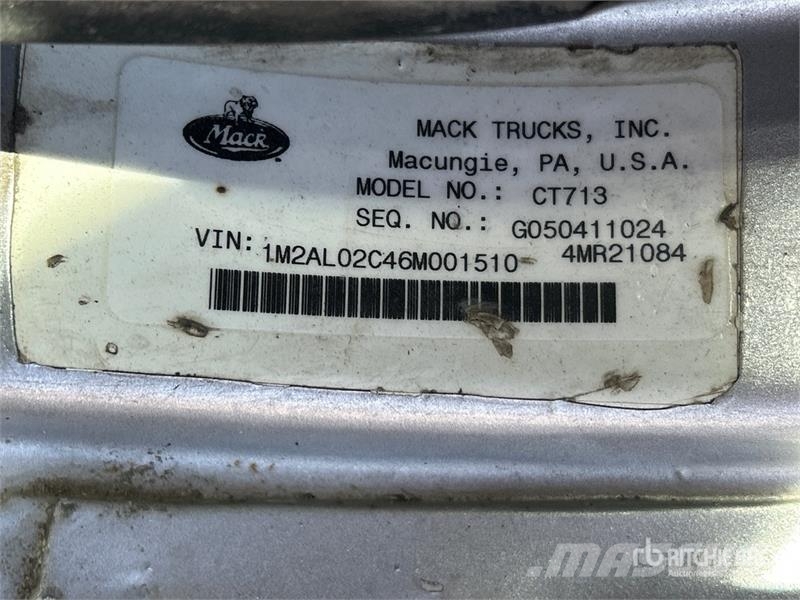Mack CT713 傾卸式卡車