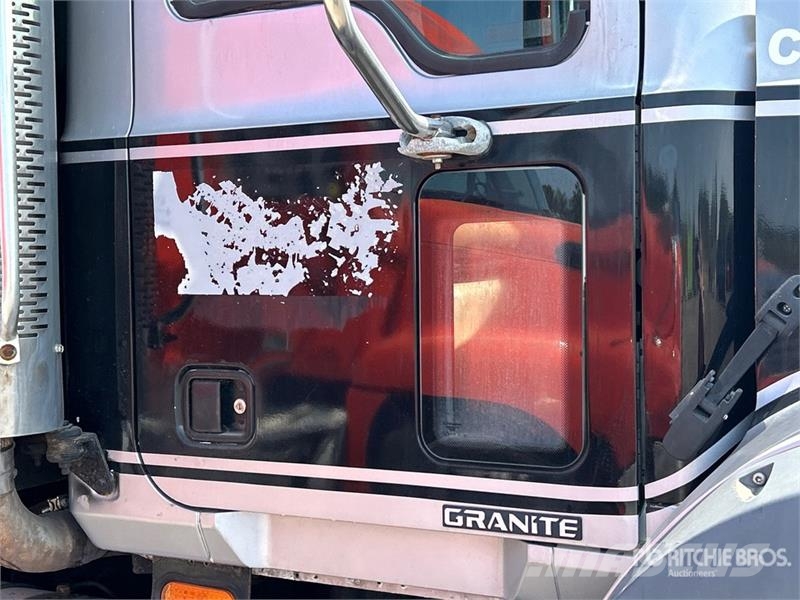 Mack CT713 傾卸式卡車