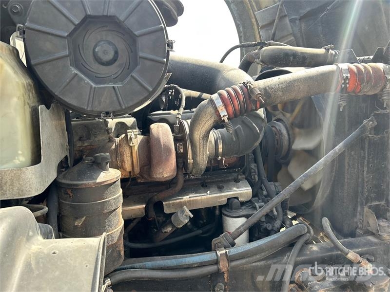 Mack CT713 傾卸式卡車