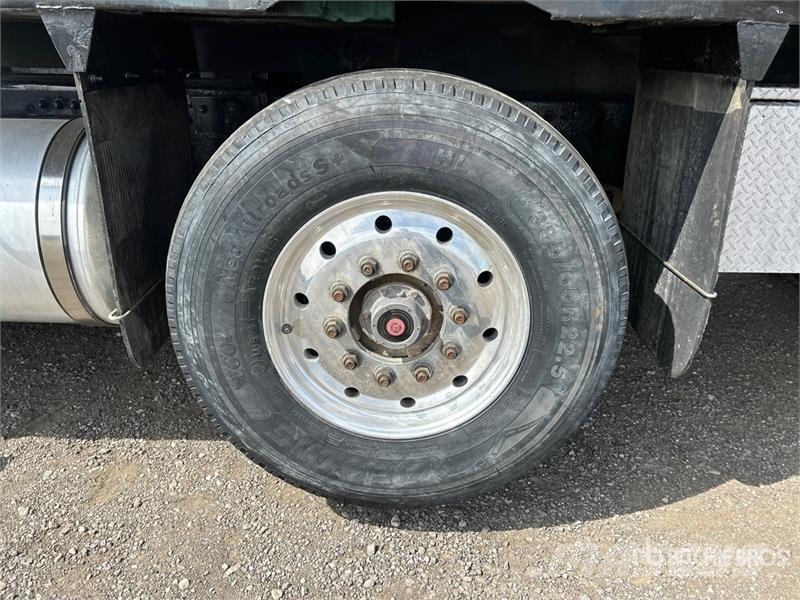 Mack CT713 傾卸式卡車