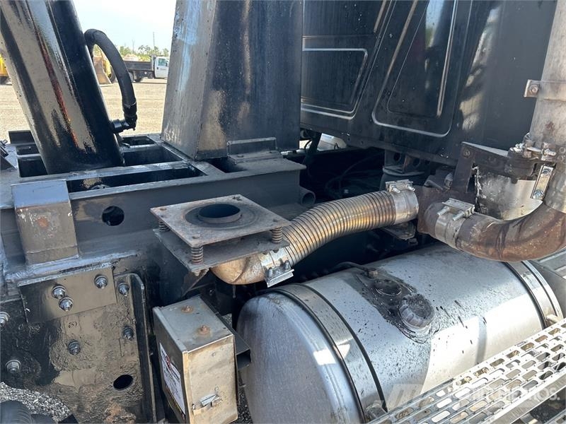 Mack CT713 傾卸式卡車