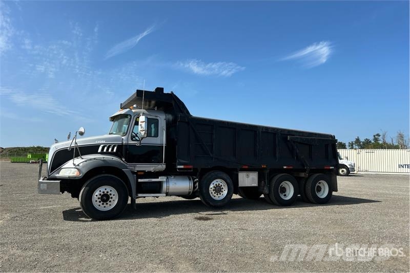 Mack CT713 傾卸式卡車