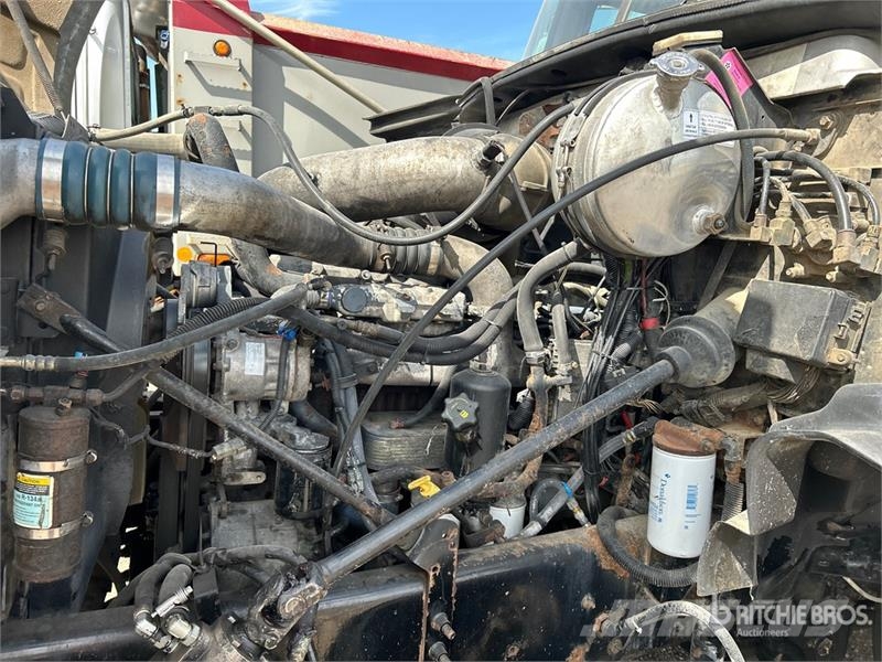 Mack CT713 傾卸式卡車