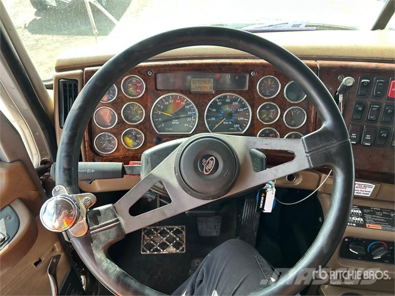 Mack CT713 傾卸式卡車