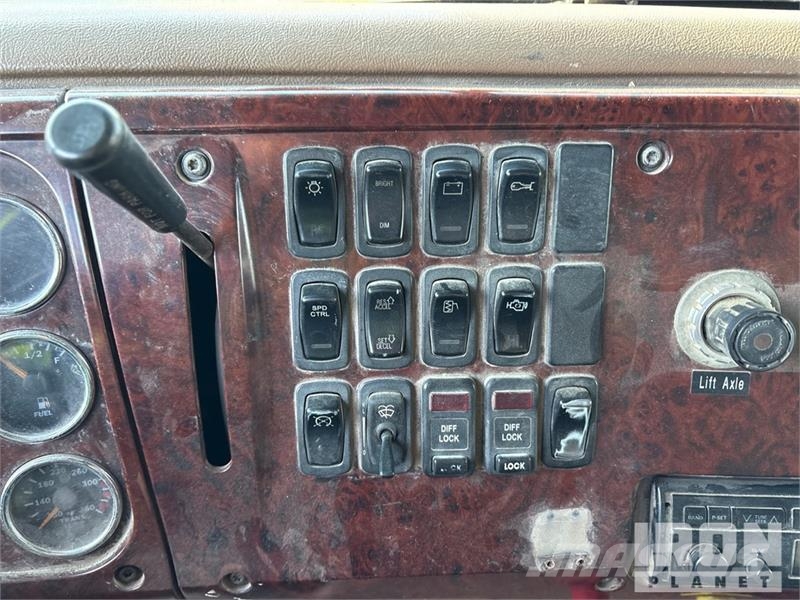 Mack CV713 Kipper