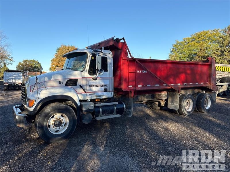Mack CV713 Kipper