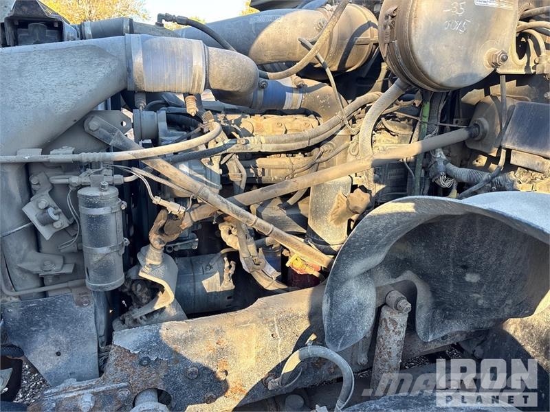 Mack CV713 Kipper