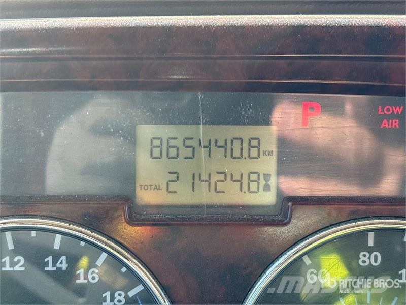Mack CV713 6x4 Van Truck Sunkvežimiai su dengtu kėbulu