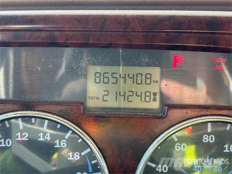 Mack CV713 6x4 Van Truck Sunkvežimiai su dengtu kėbulu