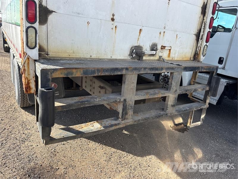 Mack CV713 6x4 Van Truck Dobozos teherautók