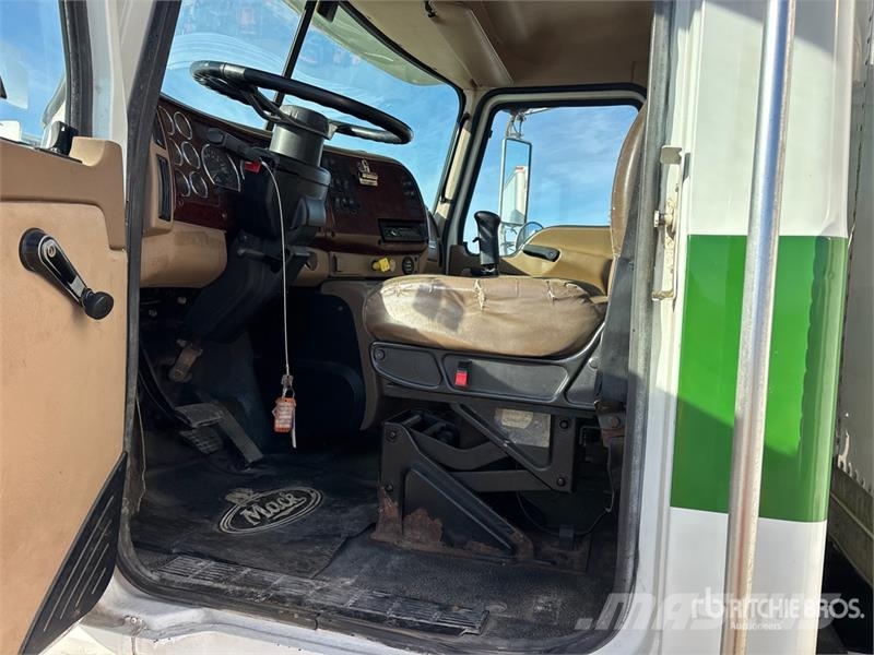 Mack CV713 6x4 Van Truck Sunkvežimiai su dengtu kėbulu