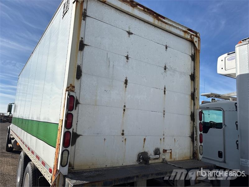 Mack CV713 6x4 Van Truck Dobozos teherautók