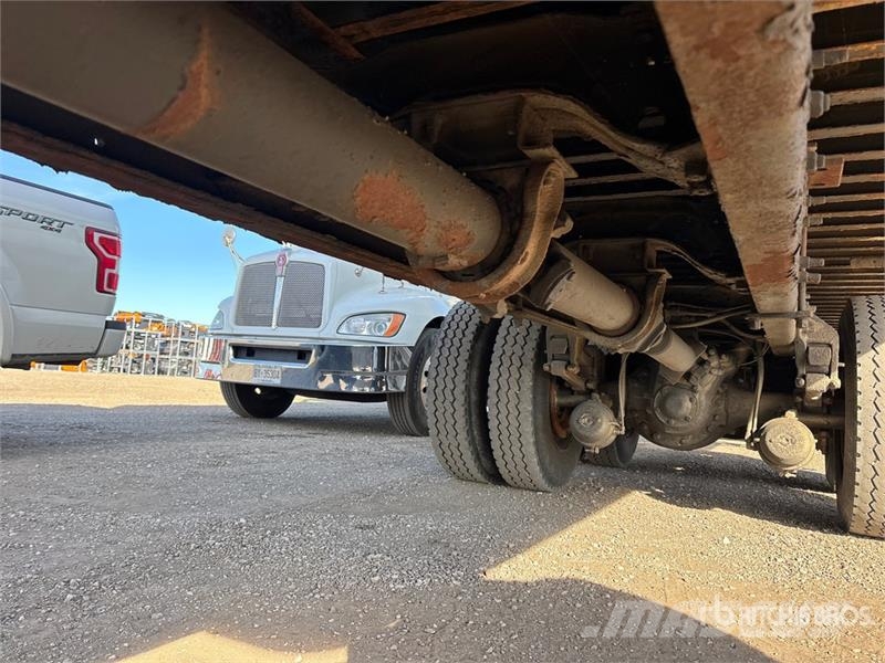 Mack CV713 6x4 Van Truck Dobozos teherautók