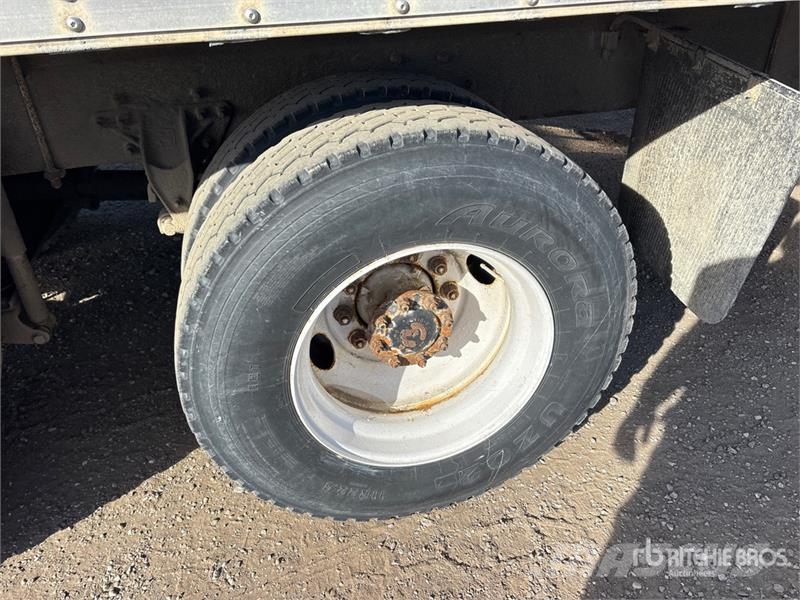 Mack CV713 6x4 Van Truck Dobozos teherautók