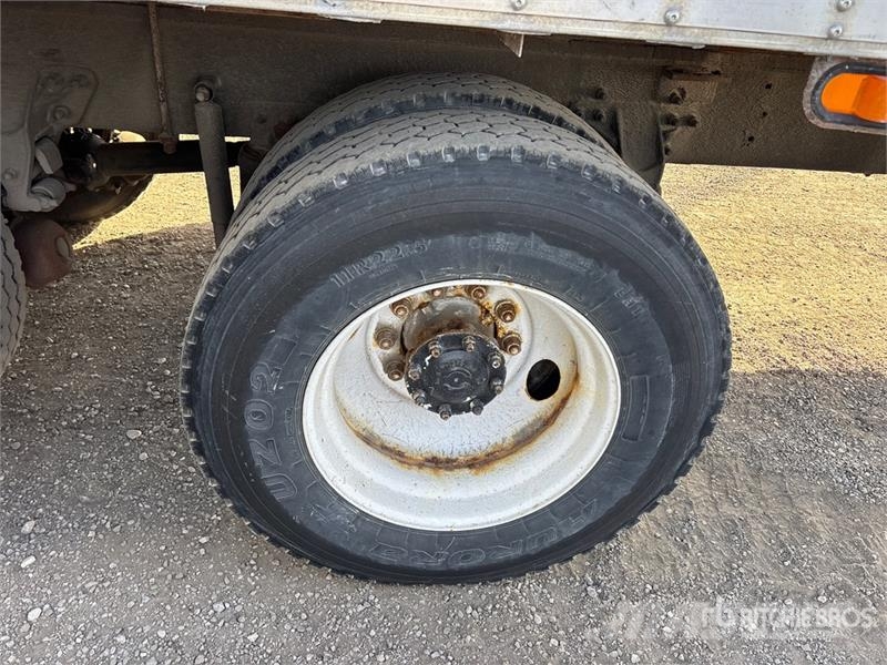 Mack CV713 6x4 Van Truck Dobozos teherautók