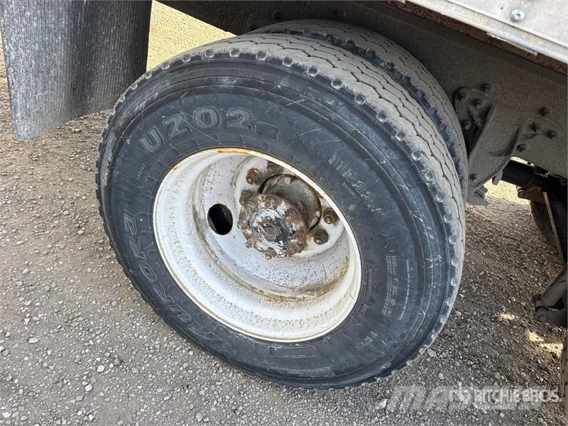 Mack CV713 6x4 Van Truck Dobozos teherautók
