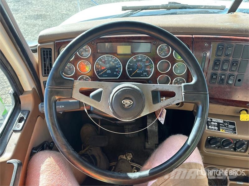 Mack CV713 6x4 Van Truck Sunkvežimiai su dengtu kėbulu