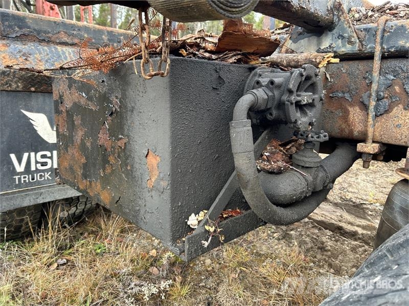 Mack CV713 8x4 Self-Loading Log Truck Mafsalli yükleyiciler