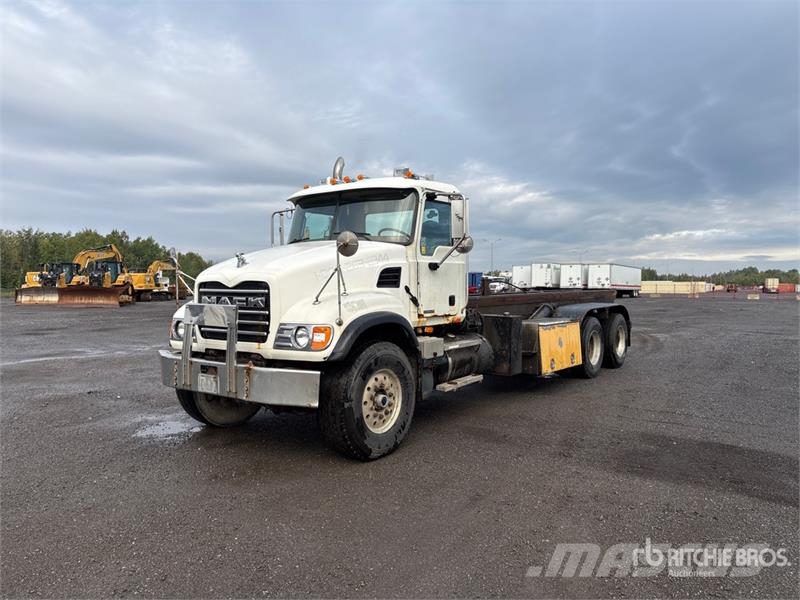 Mack CV713 Granite 6x4 Roll-Off Truck Skip loader