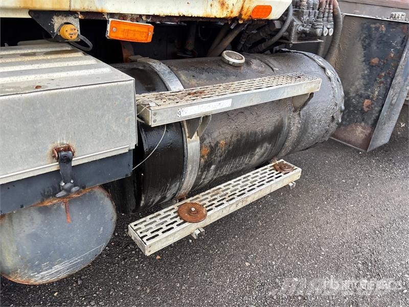 Mack CV713 Granite 6x4 Roll-Off Truck Skip loader