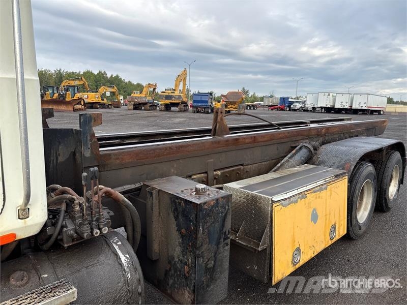 Mack CV713 Granite 6x4 Roll-Off Truck Skip loader