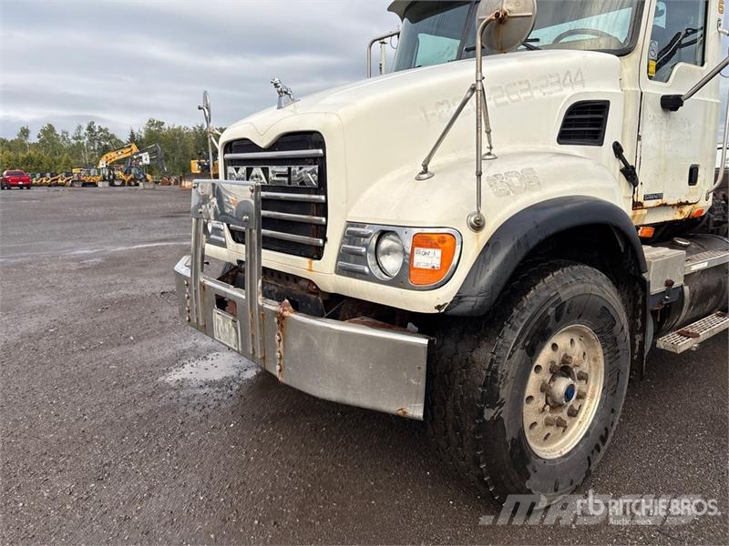 Mack CV713 Granite 6x4 Roll-Off Truck Skip loader