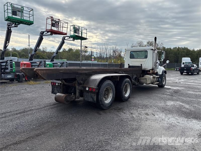 Mack CV713 Granite 6x4 Roll-Off Truck Skip loader